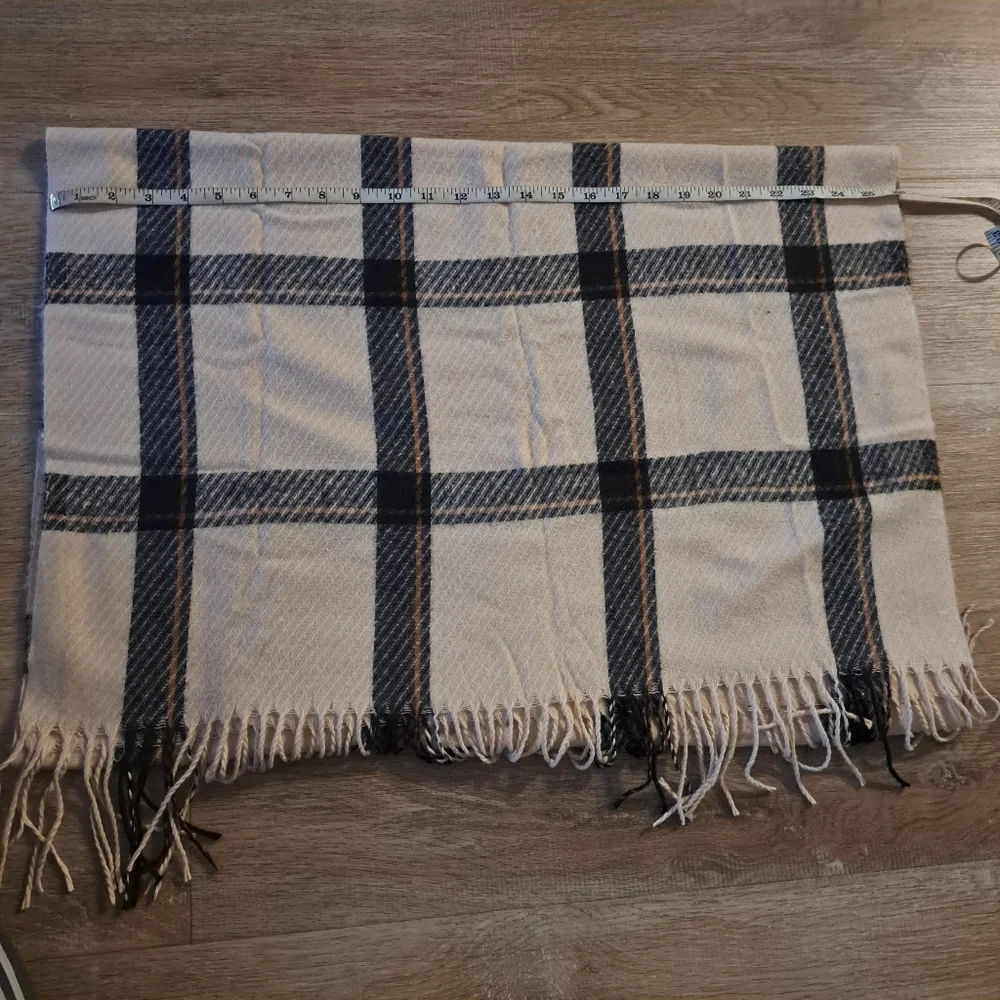 Plaid Fringe Scarf Wrap Shawl Cream Black Striped